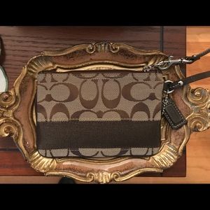 Coach logo brown mini wristlet 🐎🐎🐎